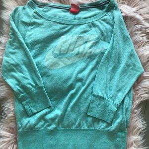 ✈️ Moving Sale🗺 Nike long sleeve